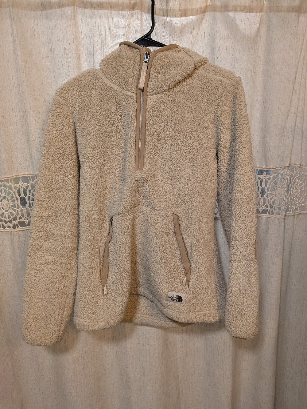 Women's The North Face Beige Sherpa Fleece Hoodie Size Small